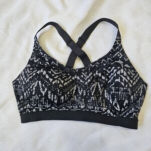 Victoria's Secret Black and White Patterned Sports Bra